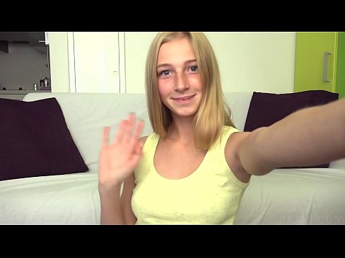 ❤️ Kiam mi enuas, mi pigre masturbas mian rozkoloran kuzon Belega porno ĉe porno eo.bestsexporno.ru ☑